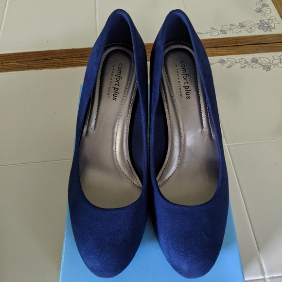Karmen blue heels
